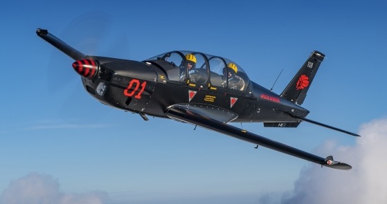 Apache Aviation annonce la création d’une filiale, Apache Aviation Training & Services. Autour de Jacques Bothelin, trois associés développent une offre de services, dont le produit phare sera un programme de formation UPRT (Upset Prevention and Recovery