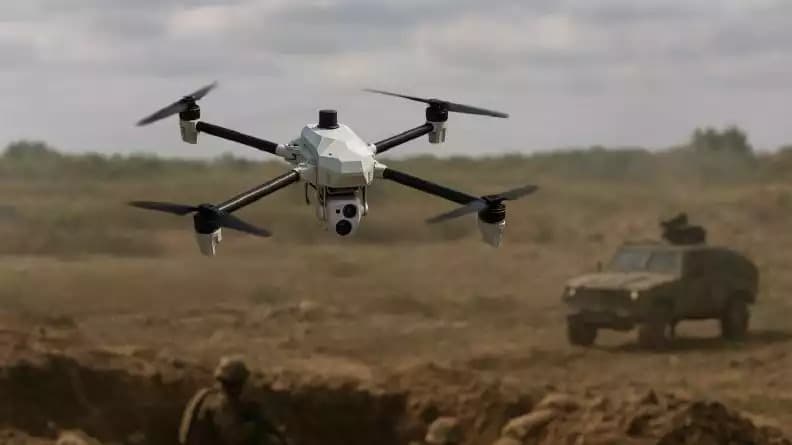 Représentation de la munition téléopérée Damoclès combinant un drone de Delair et une charge de KNDS France.