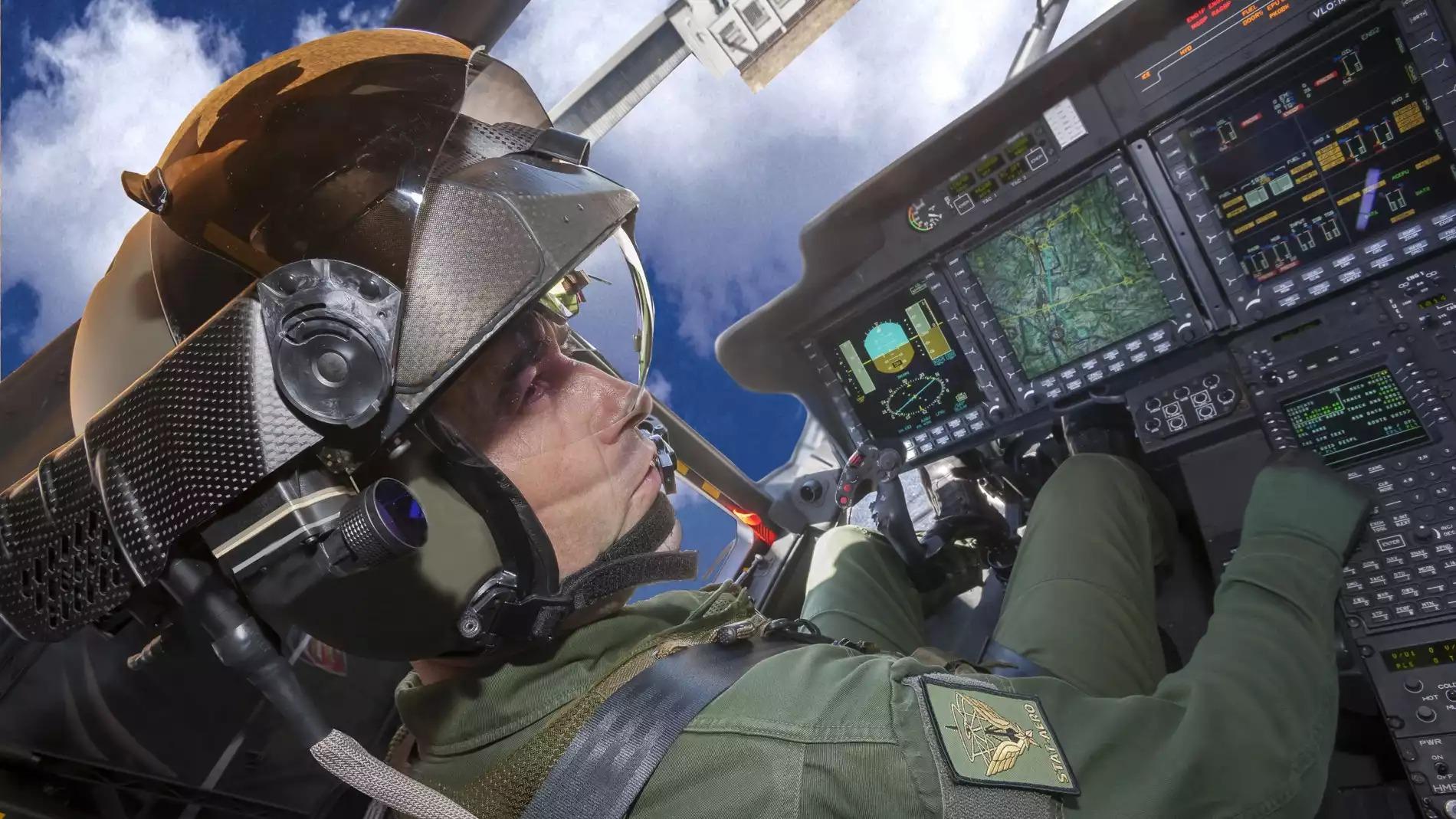 Représentation d'un pilote de NH90 équipé du casque TopOwl.
