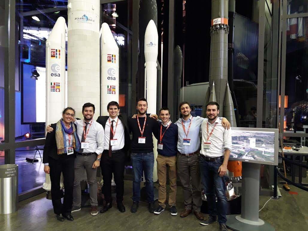 L'équipe qui a défendu le projet devant le jury de l'ESA à l'Estec, aux Pays Bas.